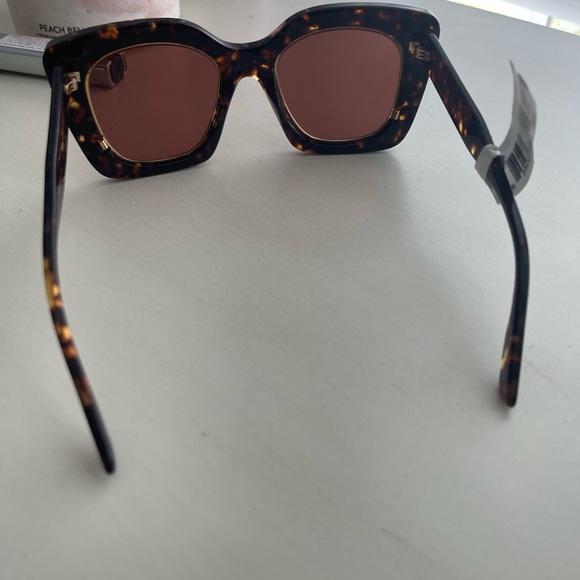 Gucci GG1151S Sunglasses - Picture 4 of 4